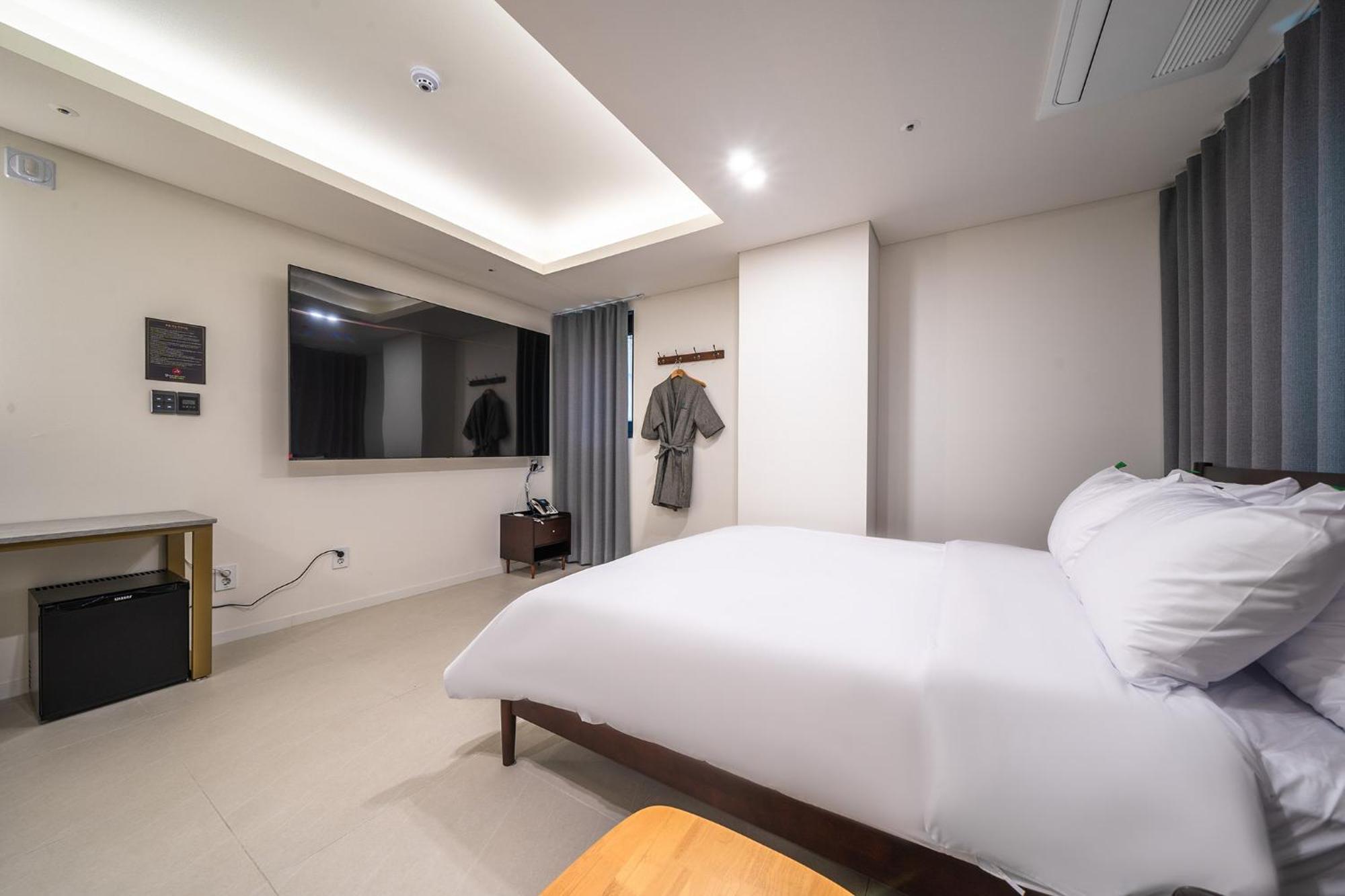 Bluebird Hotel Incheon Exterior foto